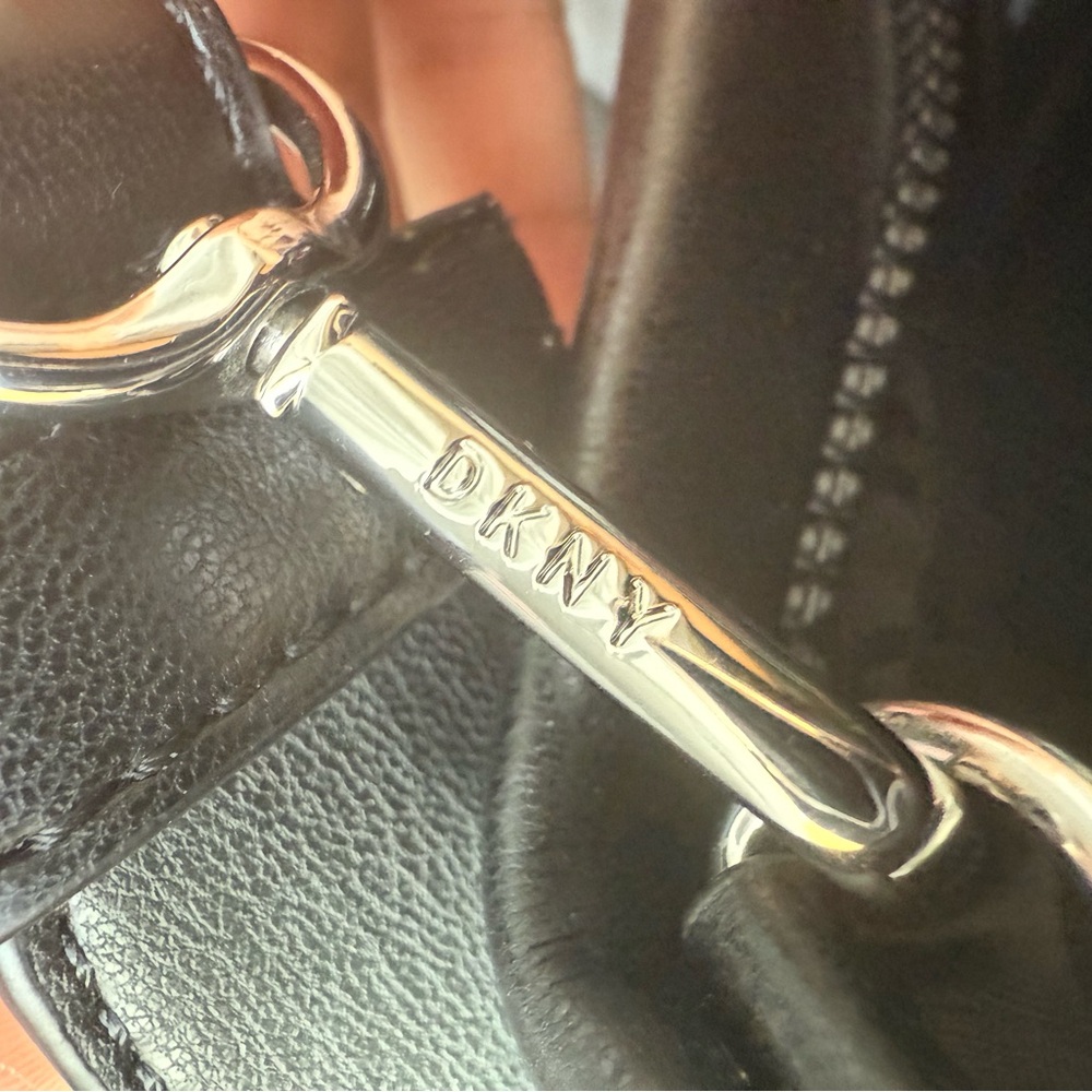 DKNY black tote bag - Picture 3 of 9